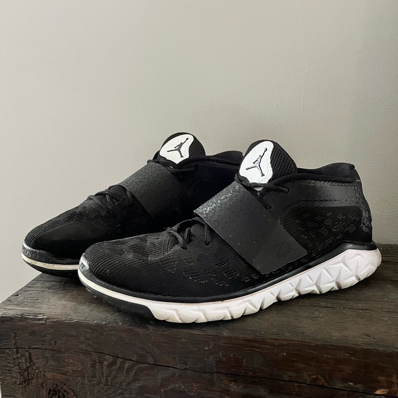Men’s size 10 Jordan Flight Flex Trainer 2 - Picture 1 of 7